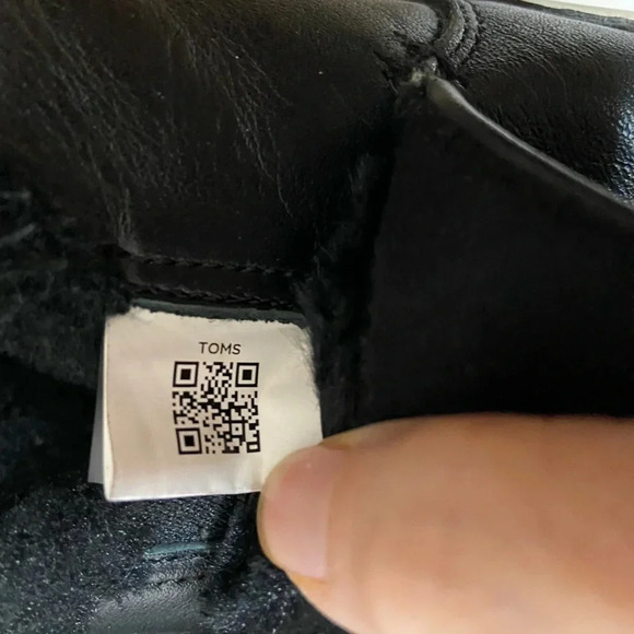 TOMS Leather Bryce Slip On Black boot Sneakers  Shoes Casual faux fur Sz 10 - Picture 9 of 11